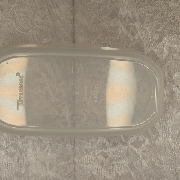 Tupperware: Container with Lid - Picture 6 of 6